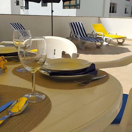 T2 Tahiti - Terraco, Familiar, Garagem, Wifi Apartment Quarteira Luaran gambar