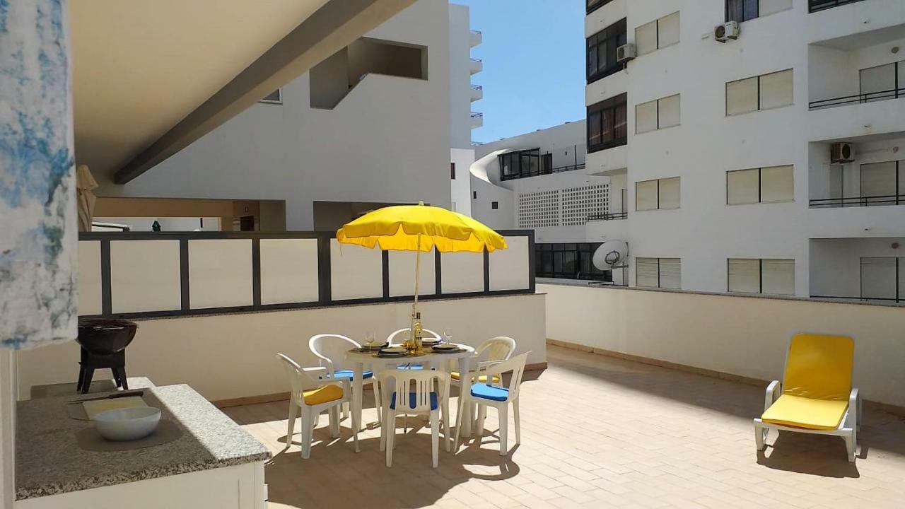T2 Tahiti - Terraco, Familiar, Garagem, Wifi Apartment Quarteira Luaran gambar