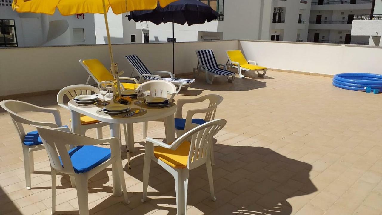 T2 Tahiti - Terraco, Familiar, Garagem, Wifi Apartment Quarteira Luaran gambar