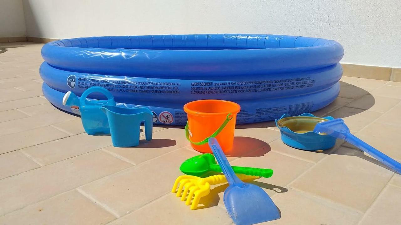 T2 Tahiti - Terraco, Familiar, Garagem, Wifi Apartment Quarteira Luaran gambar
